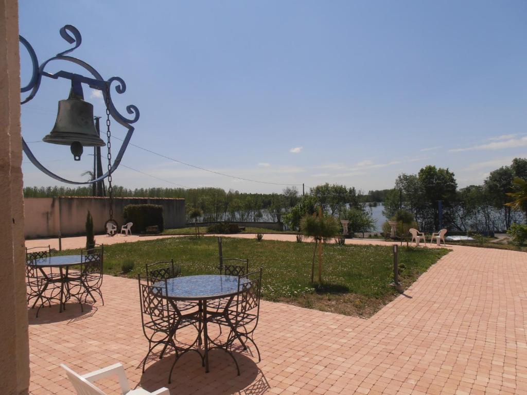 Chateau Sainte Marie Hotel Dompierre-sur-Charente Exterior photo