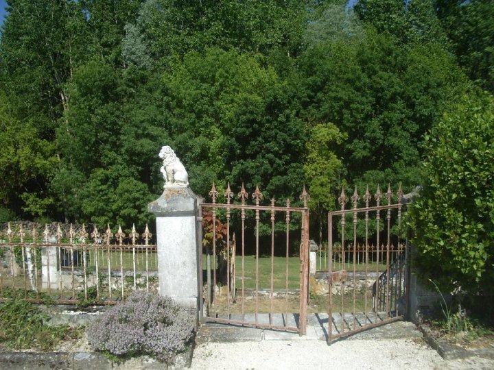 Chateau Sainte Marie Hotel Dompierre-sur-Charente Exterior photo