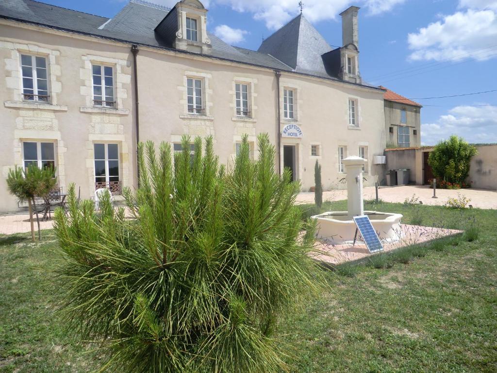 Chateau Sainte Marie Hotel Dompierre-sur-Charente Exterior photo