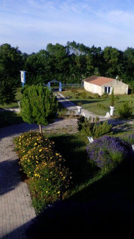 Chateau Sainte Marie Hotel Dompierre-sur-Charente Exterior photo